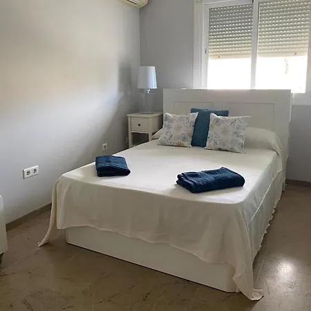 Junto Al Puerto Deportivo De Apartamento *