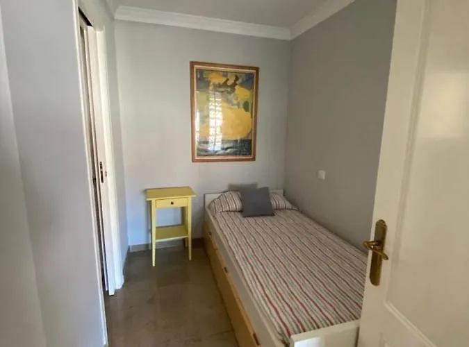 Junto Al Puerto Deportivo De Estepona