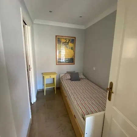 Junto Al Puerto Deportivo De Estepona