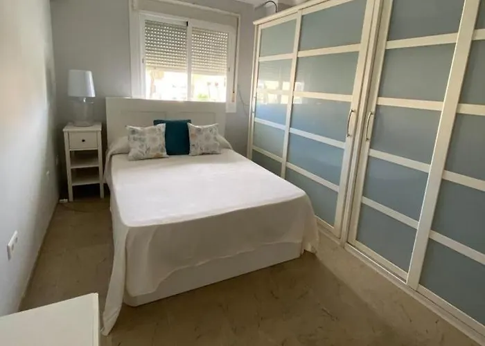 Junto Al Puerto Deportivo De アパート